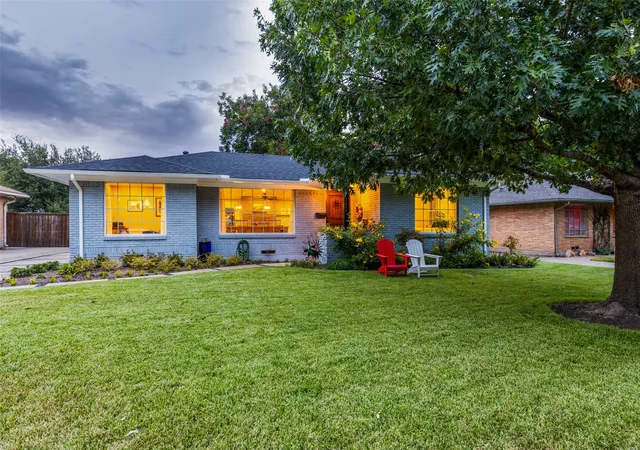 Photo 2 of Single family home for sale at 6221 Town Hl Ln, Dallas, TX 75214 | MLS# 21383318 | Listing updated on 2026-09-14