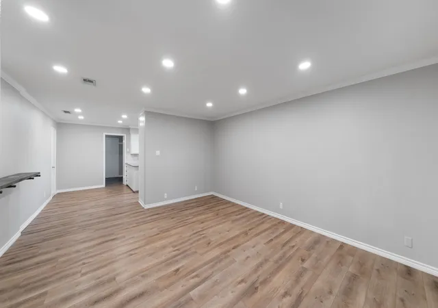 Photo 3 of Single family home for sale at 800 Angie Ln, Athens, TX 75751 | MLS# 21382917 | Listing updated on 2026-09-12