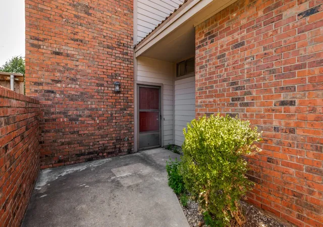 Photo 3 of Condo for sale at 18240 Midway Rd #806, Dallas, TX 75287 | MLS# 21384728 | Listing updated on 2026-09-12