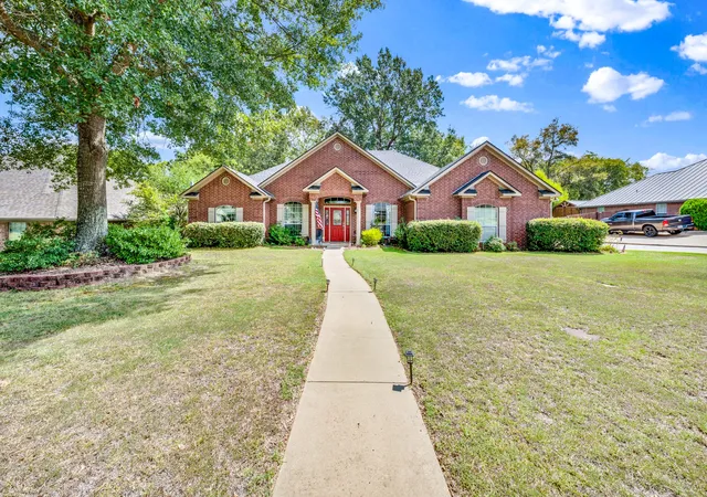 Single family home for sale at 3808 Clarkway Pl, Longview, TX 75605 | MLS# 21383619
