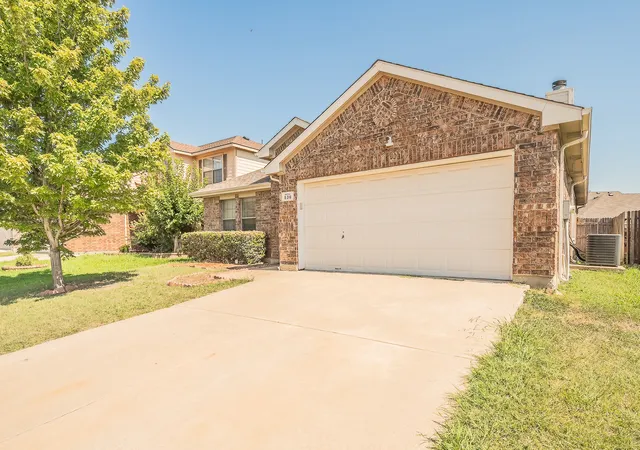 Photo 2 of Single family home for sale at 536 Goldstone Ln, Fort Worth, TX 76131 | MLS# 21384738 | Listing updated on 2026-09-12