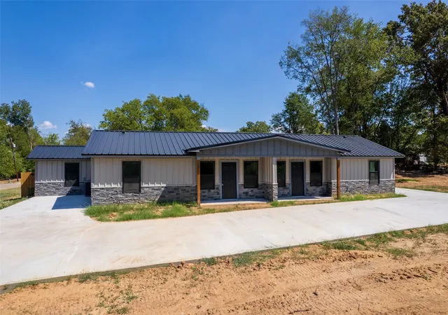 Photo 1 of Multi family home for sale at 120 Maxwell, Sulphur Springs, TX 75482 | MLS# 21384040 | Listing updated on 2026-10-06
