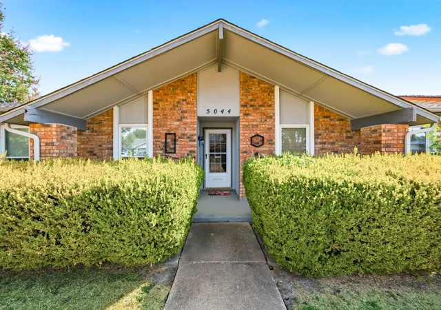 Photo 2 of Single family home for sale at 5044 Stanley Dr, The Colony, TX 75056 | MLS# 21384517 | Listing updated on 2026-09-12