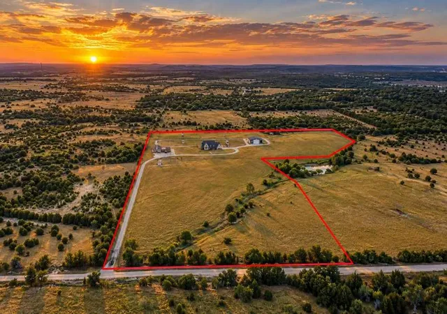 Photo 1 of House for sale at 417 County Rd 60, Gatesville, TX 76528 | MLS# 21384146 | Listing updated on 2026-09-12