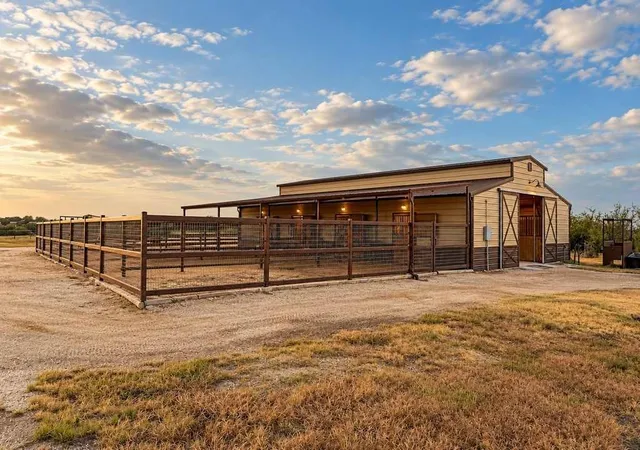 Photo 4 of House for sale at 417 County Rd 60, Gatesville, TX 76528 | MLS# 21384146 | Listing updated on 2026-09-12