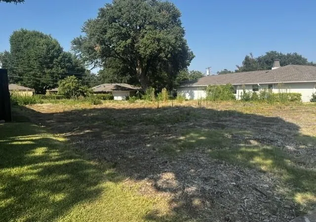 Photo 1 of Land for sale at 6115 Town Hl Ln, Dallas, TX 75214 | MLS# 21384758 | Listing updated on 2026-09-11