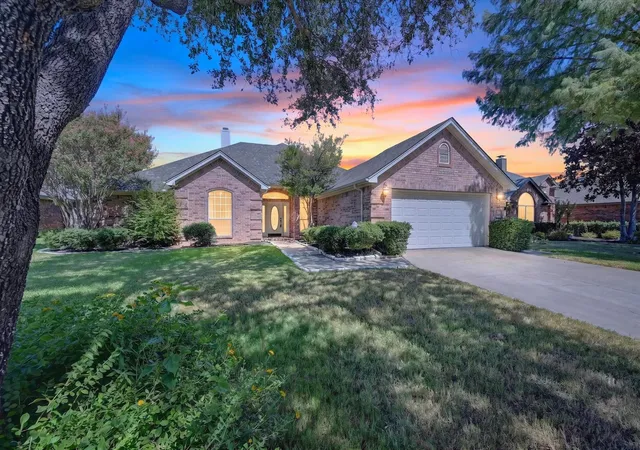 Photo 1 of Sale Pending at 1501 New Hvn Dr, Mansfield, TX 76063 | MLS# 21384254 | Listing updated on 2026-09-29