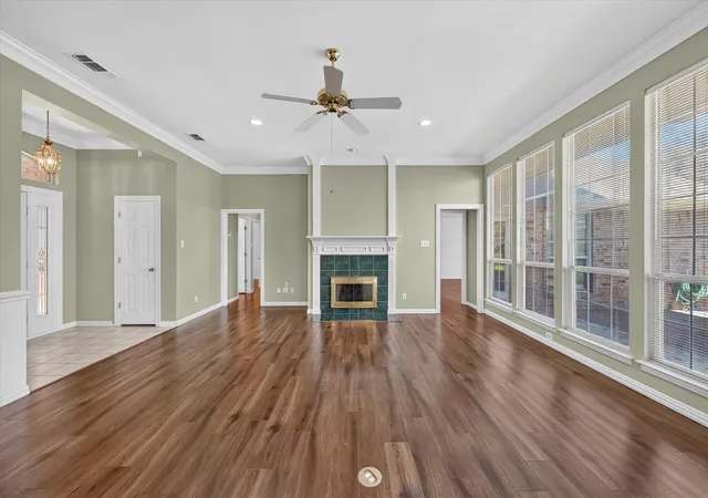 Photo 3 of Sale Pending at 1501 New Hvn Dr, Mansfield, TX 76063 | MLS# 21384254 | Listing updated on 2026-09-29
