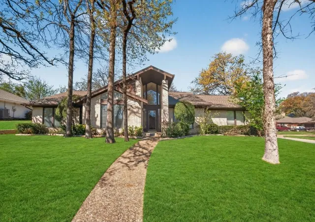 Photo 1 of Single family home for sale at 1800 High Vista Ct, Fort Worth, TX 76112 | MLS# 21384778 | Listing updated on 2026-09-14