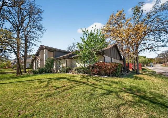 Photo 3 of Single family home for sale at 1800 High Vista Ct, Fort Worth, TX 76112 | MLS# 21384778 | Listing updated on 2026-09-14