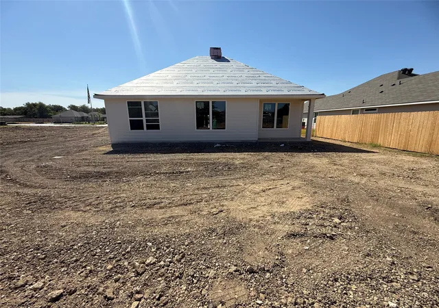 Photo 3 of Single family home for sale at 107 Jenjira Way, Mc Gregor, TX 76657 | MLS# 21360432 | Listing updated on 2026-09-11