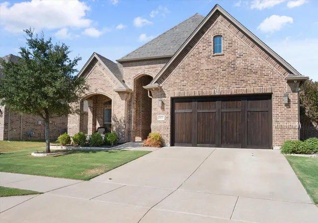 Photo 2 of Single family home for sale at 2633 Trinity Trl Way, Fort Worth, TX 76118 | MLS# 21379768 | Listing updated on 2026-09-12