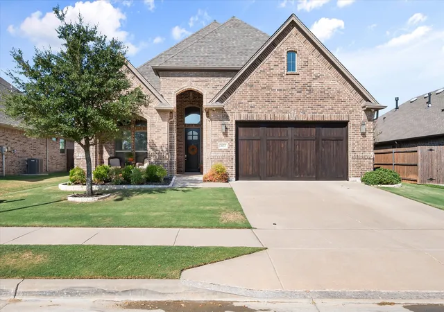 Photo 3 of Single family home for sale at 2633 Trinity Trl Way, Fort Worth, TX 76118 | MLS# 21379768 | Listing updated on 2026-09-12