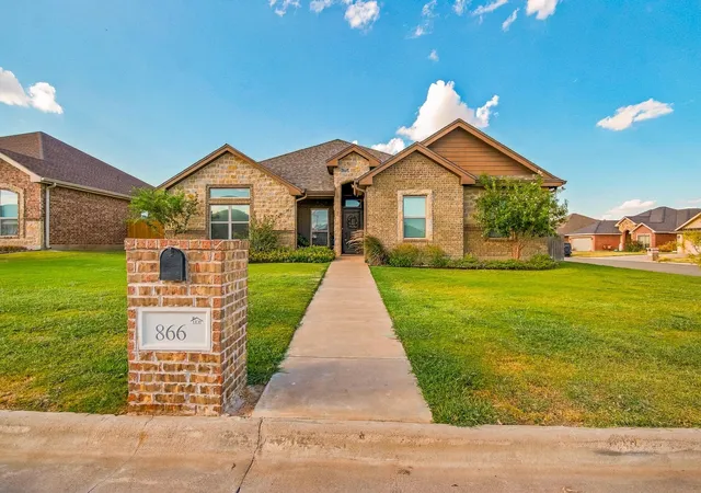 Photo 1 of Sale Pending at 866 Great Waters Dr, Abilene, TX 79602 | MLS# 21383866 | Listing updated on 2026-09-26
