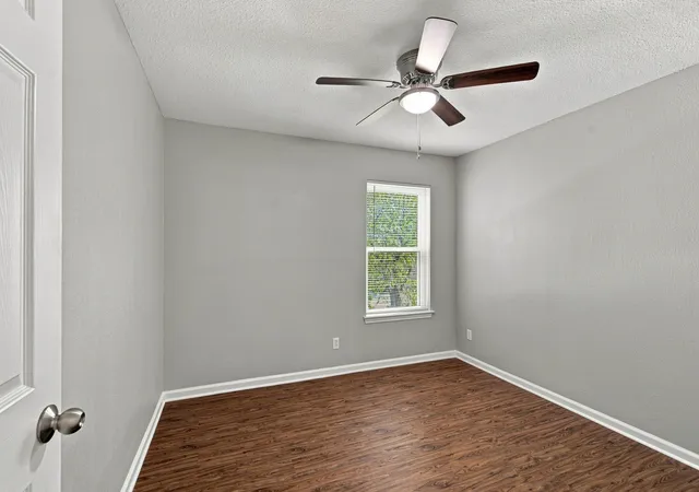 Listing Photo 2 - Condo for sale in building located at 5033 Winder Ct, North Richland Hills, TX 76180