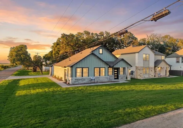 Photo 2 of Single family home for sale at 101 Water Oak Rd, Trinidad, TX 75163 | MLS# 21384658 | Listing updated on 2026-09-12