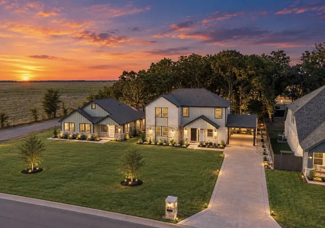 Photo 3 of Single family home for sale at 101 Water Oak Rd, Trinidad, TX 75163 | MLS# 21384658 | Listing updated on 2026-09-12
