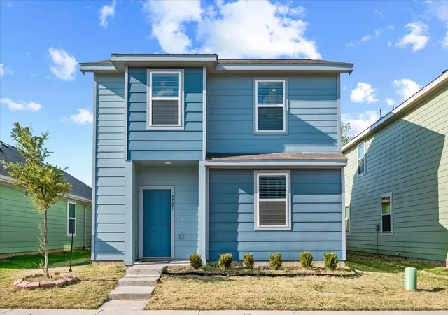 Photo 1 of Single family home for sale at 5721 Topwater Trl, Fort Worth, TX 76119 | MLS# 21382694 | Listing updated on 2026-09-12