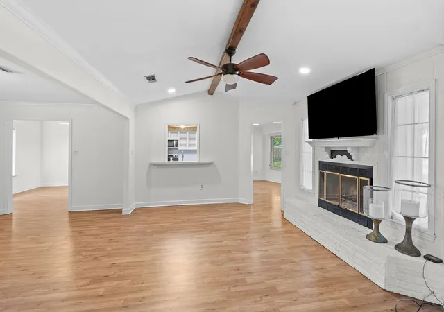 Photo 3 of Single family home for sale at 1620 College St, Sulphur Springs, TX 75482 | MLS# 21384835 | Listing updated on 2026-09-13