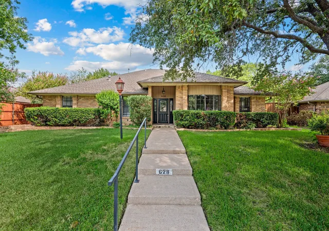 Photo 1 of Single family home for sale at 628 Shadowcrest Ln, Coppell, TX 75019 | MLS# 21384420 | Listing updated on 2026-10-20