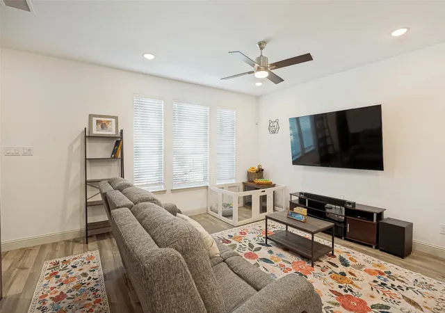 Photo 3 of Townhouse for sale at 917 Utica Dr, Mc Kinney, TX 75069 | MLS# 21384853 | Listing updated on 2026-09-12