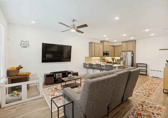 Photo 4 of Townhouse for sale at 917 Utica Dr, Mc Kinney, TX 75069 | MLS# 21384853 | Listing updated on 2026-09-12