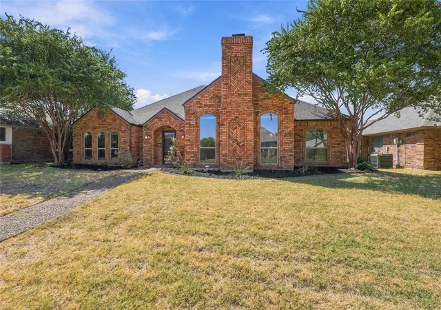 Photo 2 of Single family home for sale at 2312 Stone Glen Ln, Carrollton, TX 75007 | MLS# 21374474 | Listing updated on 2026-09-26
