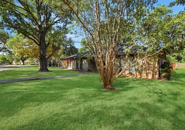 Photo 2 of Single family home for sale at 6437 Suncrest Ct, North Richland Hills, TX 76180 | MLS# 21384347 | Listing updated on 2026-09-14