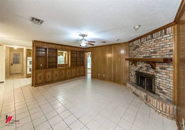 Photo 3 of Single family home for sale at 5407 Coach Rd, Bossier City, LA 71111 | MLS# 21384851 | Listing updated on 2026-09-12