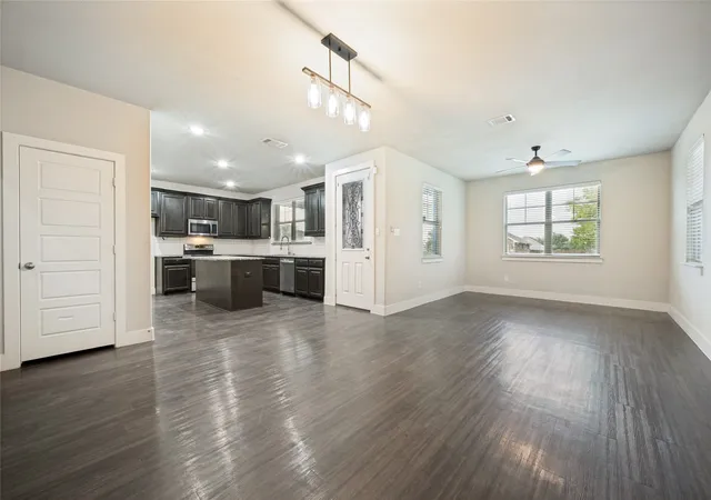 Photo 3 of Single family home for sale at 44 Kramer Ln, Sanger, TX 76266 | MLS# 21384829 | Listing updated on 2026-09-12