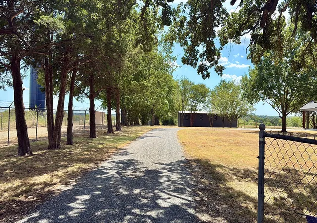 Photo 3 of Single family home for sale at 5790 Dripping Springs Rd, Denison, TX 75021 | MLS# 21384863 | Listing updated on 2026-09-30