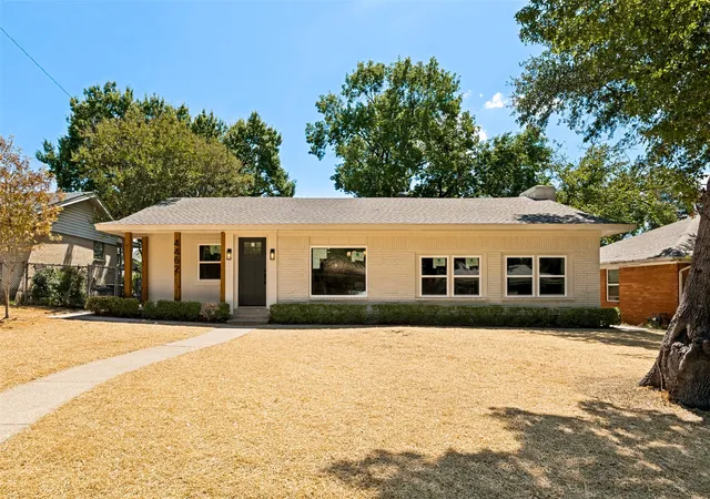 Photo 2 of Single family home for sale at 4462 Preston Cir, Dallas, TX 75211 | MLS# 21384080 | Listing updated on 2026-09-30