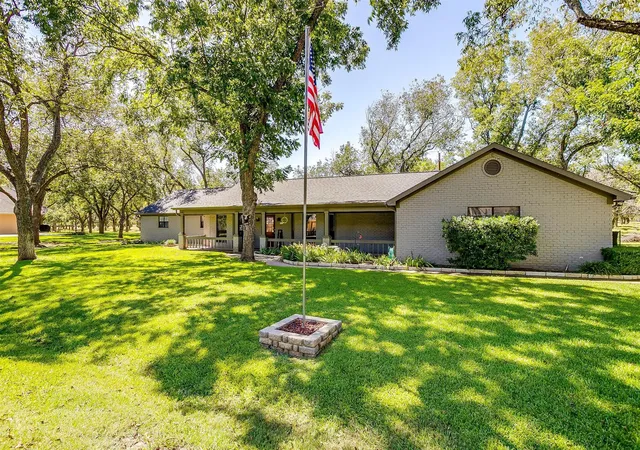 Photo 1 of Single family home for sale at 8621 Ravenswood Rd, Granbury, TX 76049 | MLS# 21384765 | Listing updated on 2026-09-15