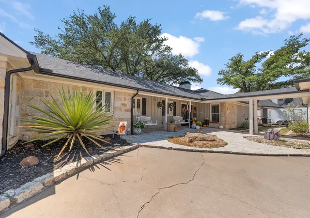 Photo 1 of Single family home for sale at 4509 Deleon Ct, Granbury, TX 76049 | MLS# 21382984 | Listing updated on 2026-09-12