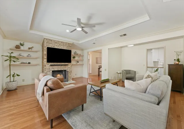Photo 2 of Single family home for sale at 5927 Vickery Blvd, Dallas, TX 75206 | MLS# 21383508 | Listing updated on 2026-09-12