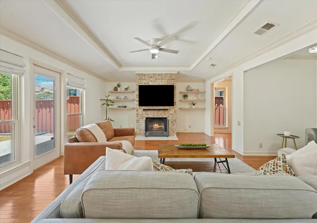 Photo 3 of Single family home for sale at 5927 Vickery Blvd, Dallas, TX 75206 | MLS# 21383508 | Listing updated on 2026-09-12