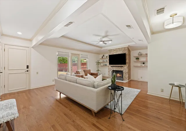 Photo 4 of Single family home for sale at 5927 Vickery Blvd, Dallas, TX 75206 | MLS# 21383508 | Listing updated on 2026-09-12