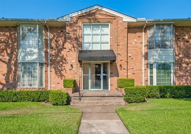Photo 1 of Condo for sale at 4709 Skillman St #B, Dallas, TX 75206 | MLS# 21382371 | Listing updated on 2026-09-26