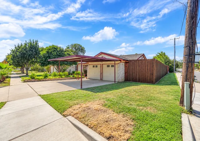 Photo 2 of Single family home for sale at 7500 Castillo Rd, Fort Worth, TX 76112 | MLS# 21384905 | Listing updated on 2026-09-23