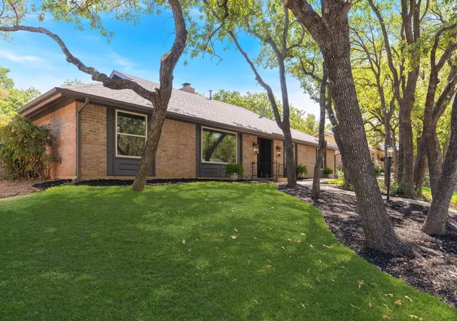 Photo 2 of Single family home for sale at 2844 Hurstview Dr, Hurst, TX 76054 | MLS# 21376801 | Listing updated on 2026-09-12