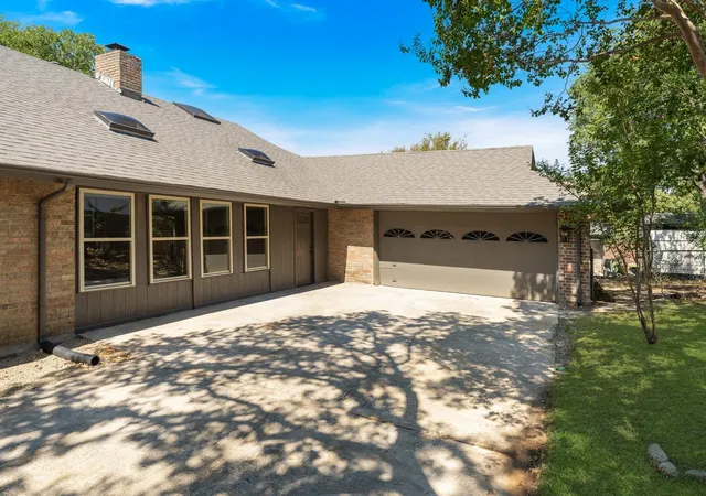 Photo 37 of Single family home for sale at 2844 Hurstview Dr, Hurst, TX 76054 | MLS# 21376801 | Listing updated on 2026-09-12