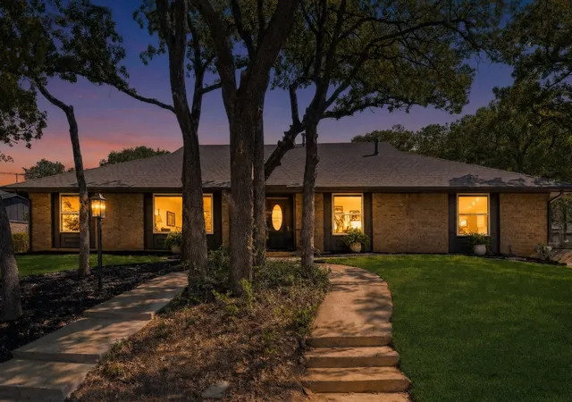 Photo 2 of Single family home for sale at 2844 Hurstview Dr, Hurst, TX 76054 | MLS# 21376801 | Listing updated on 2026-09-12