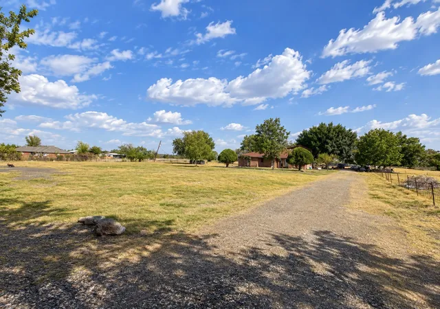 Photo 1 of Sale Pending at 2429 Neck Rd, Palmer, TX 75152 | MLS# 21381338 | Listing updated on 2026-09-15