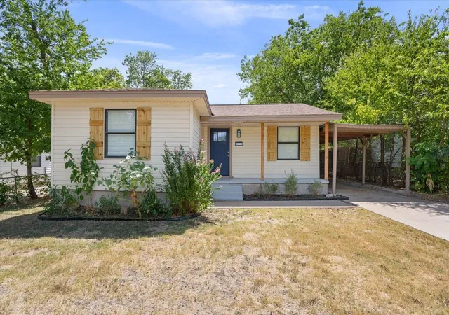 Photo 1 of Single family home for sale at 204 E Fowler Ave, Killeen, TX 76541 | MLS# 21384930 | Listing updated on 2026-09-12