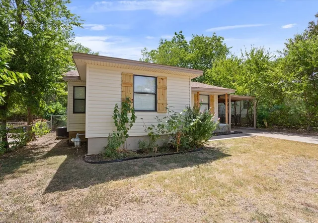 Photo 3 of Single family home for sale at 204 E Fowler Ave, Killeen, TX 76541 | MLS# 21384930 | Listing updated on 2026-09-12