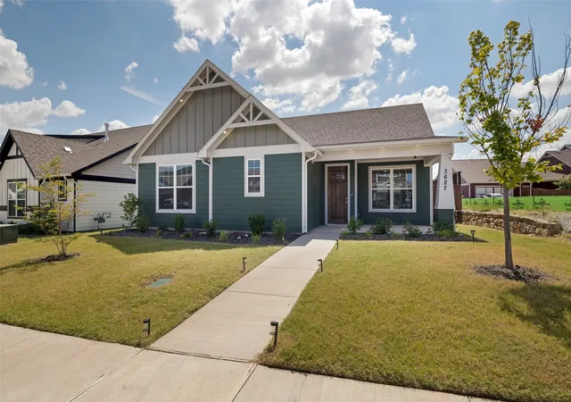 Photo 1 of Single family home for sale at 3627 William Ct, Midlothian, TX 76065 | MLS# 21379575 | Listing updated on 2026-09-12
