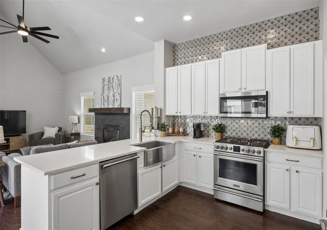 Photo 4 of Single family home for sale at 1117 King George Ln, Savannah, TX 76227 | MLS# 21384920 | Listing updated on 2026-09-19