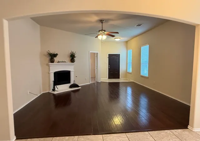 Photo 3 of Single family home for sale at 313 Cherry Spring Dr, Mc Kinney, TX 75072 | MLS# 21384662 | Listing updated on 2026-09-12