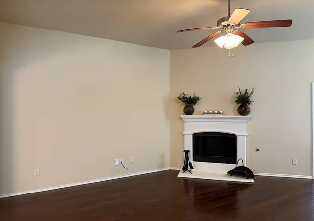 Photo 4 of Single family home for sale at 313 Cherry Spring Dr, Mc Kinney, TX 75072 | MLS# 21384662 | Listing updated on 2026-09-12