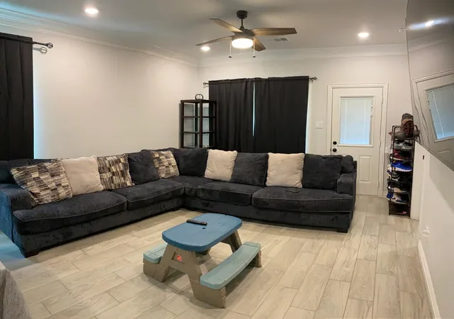 Photo 4 of Single family home for sale at 924 S Frances St, Terrell, TX 75160 | MLS# 21384966 | Listing updated on 2026-09-12